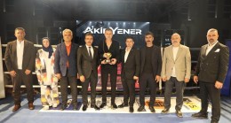 Akif Yener Erenler’de Zafer coşkusunu zirveye taşıdı