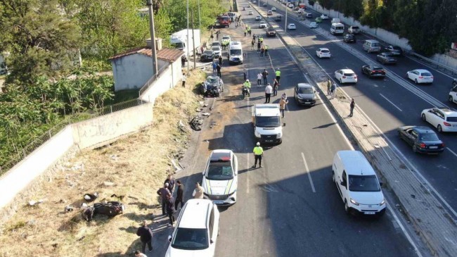 İzmir Manisa Karayolunda Feci Zincirleme Kaza