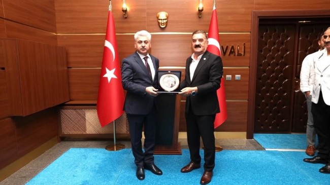 Sakarya Muşlular Derneği’nden Vali Doğan’a ziyaret