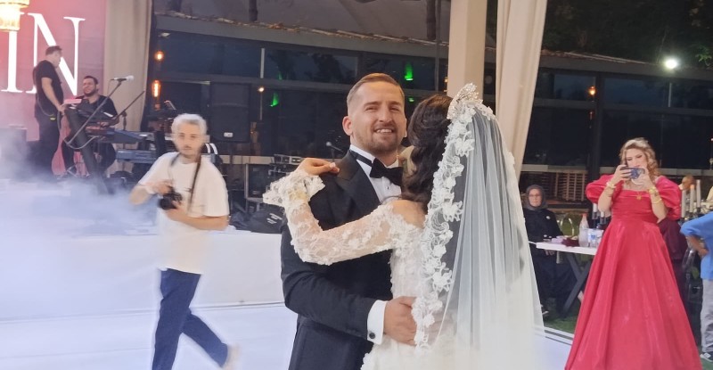 Haluk Bal ve Nur Sema Özdemir görkemli düğünle dünyaevine girdi